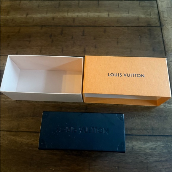 Louis Vuitton Black Sunglasses - Picture 14 of 16